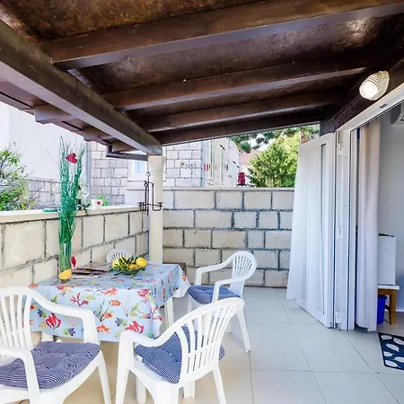 Hana - Double With Terrace And Garden View Ragusa